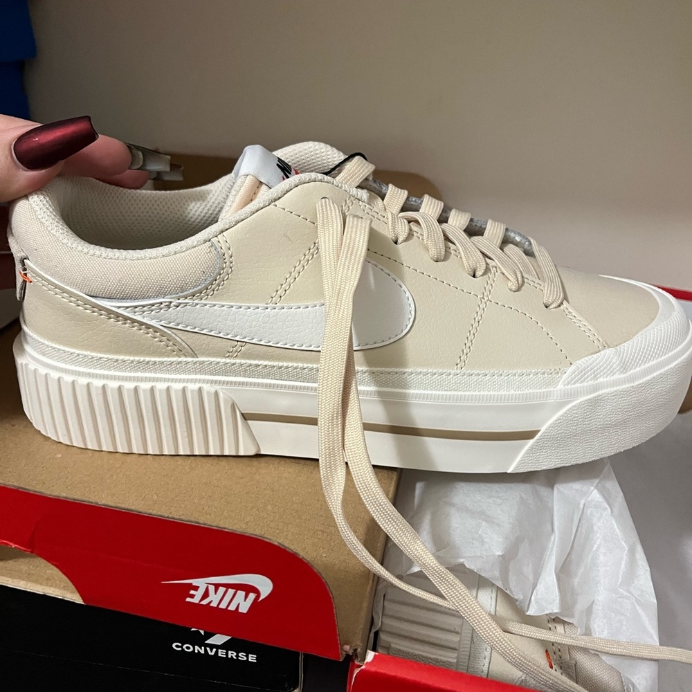 Brand new w tags Nike legacy lift